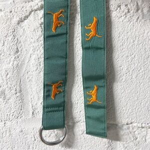 Vineyard Vines D-ring Green Belt with Orange Embroidered Dog Motifs Sz L EUC